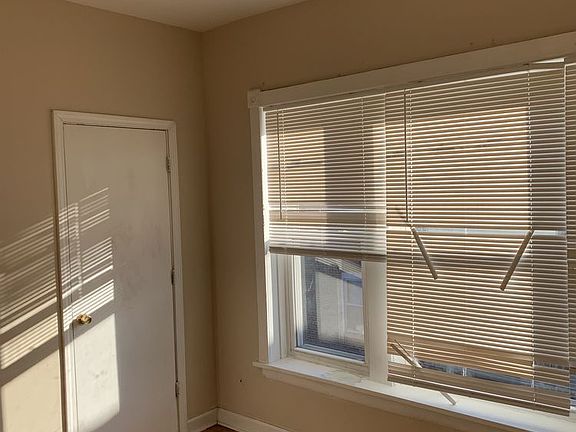 5th image of 11033 S Vernon Ave APT 3B