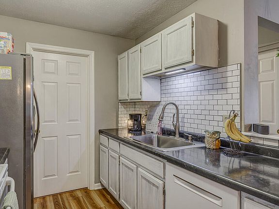 5th image of 10212 Crossbow Ct APT 8
