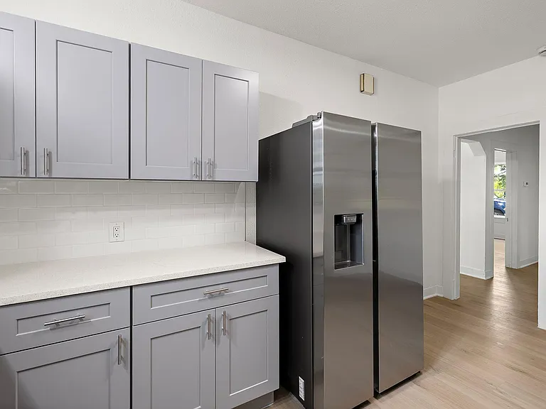 1301 Sloan St — Photo 13