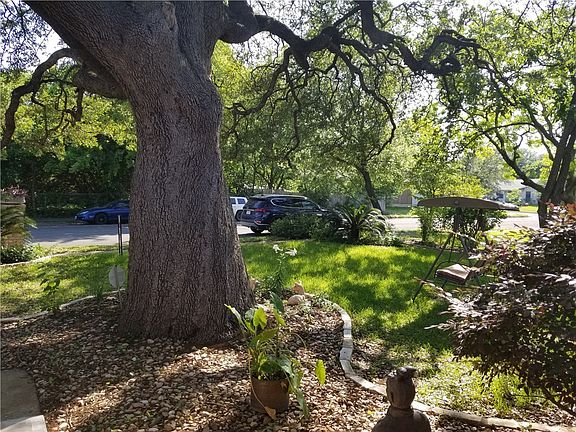 3rd image of 212 Clearday Dr