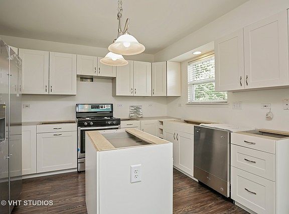 5th image of 10608 Great Plaines Dr