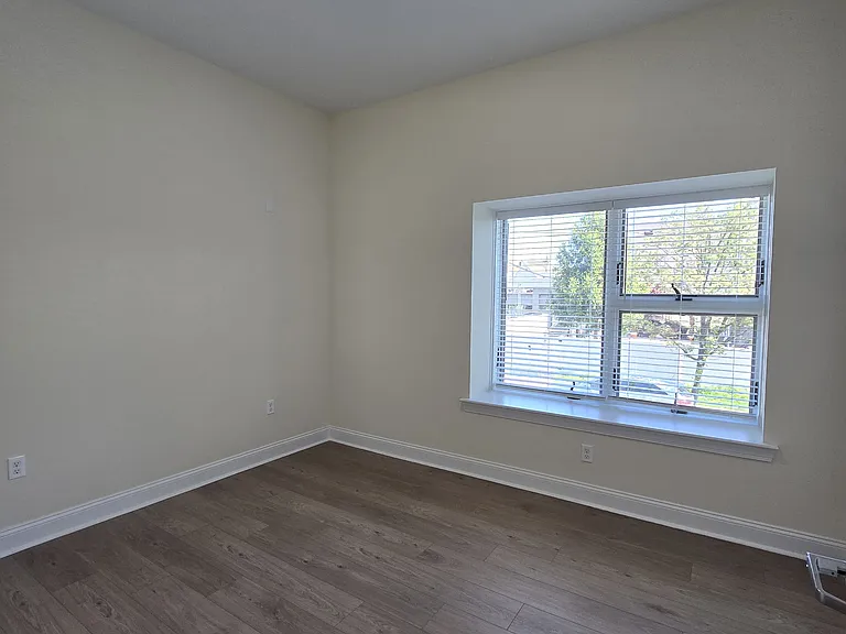 512 Kearny Ave #201 — Photo 11