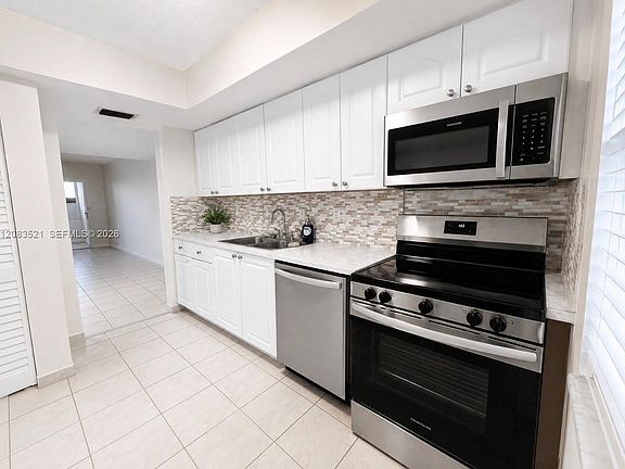 4th image of 14115 SW 66th St APT I3