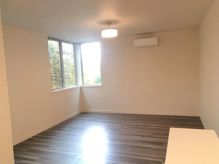1736 NE 45th Ave #103 — Photo 8