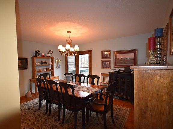 4th image of 309 Deer Cross Ln
