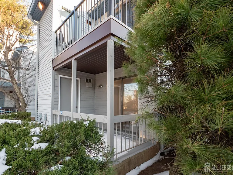 801 Woodbridge Commons Way — Photo 32