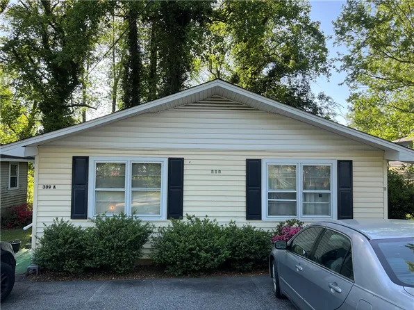 309 Bahan St, Taylors, SC 29687