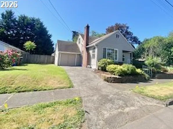 255 W Fairfield St, Gladstone, OR 97027