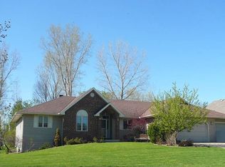 3143 Mercedes Dr, Green Bay, WI 54313