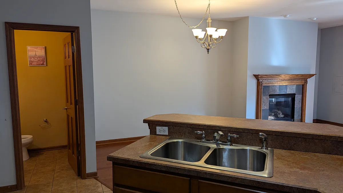 Building Photo - 216 Springbrook Trl S