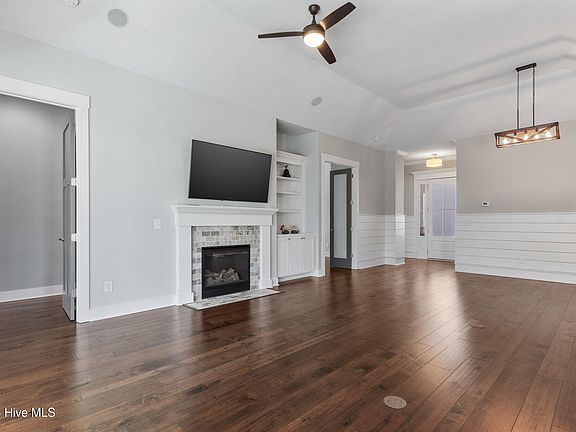 5th image of 8282 Cabana Ct NE