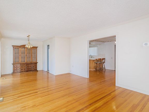 3rd image of 175 Glacier Cir