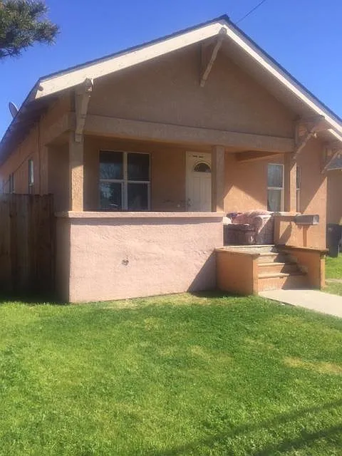 1236 4th St photo 1
