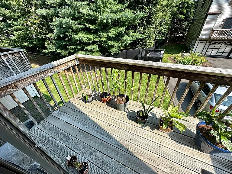 15 Crest St #B-13 — Photo 10