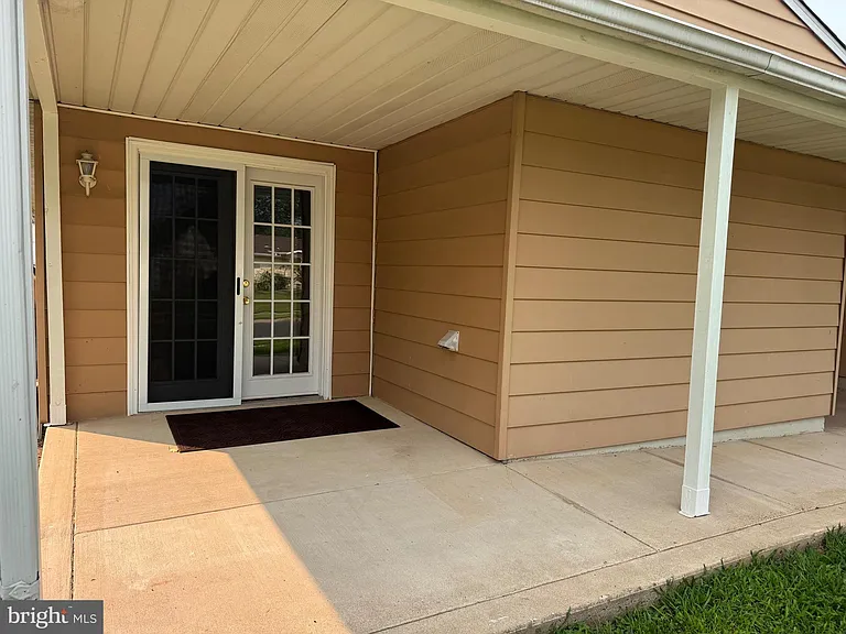33 Twisting Ln — Photo 2