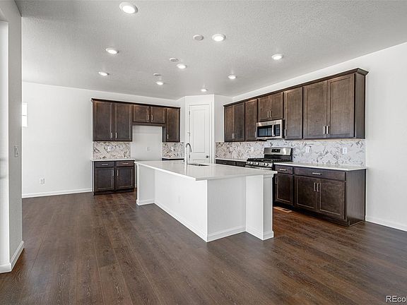 4th image of 39645 Gwinett Circle