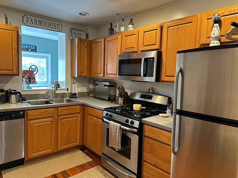 1645 Covington St #A — Photo 2
