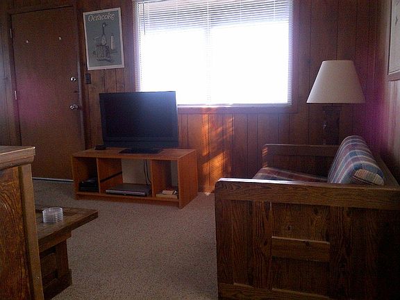 2nd Floor fam room with deck