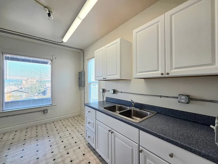 124 N Buchanan Ave — Photo 4