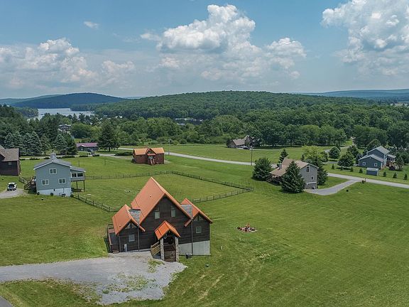 5th image of 105 Meadow Ct