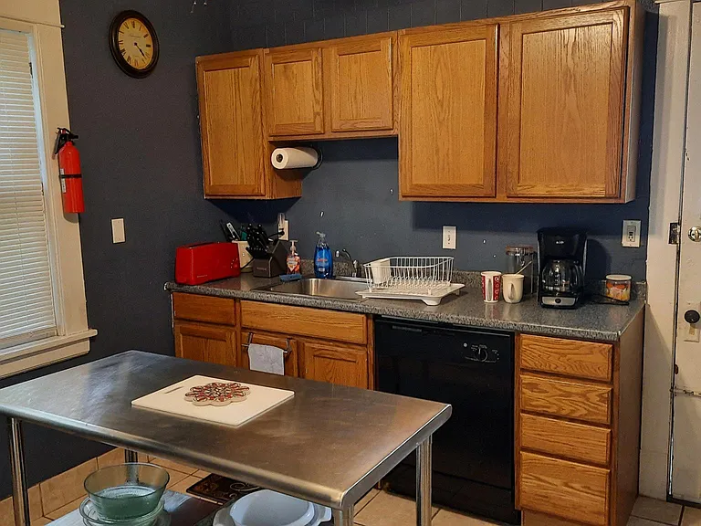2589 W 10th St #1 — Photo 10