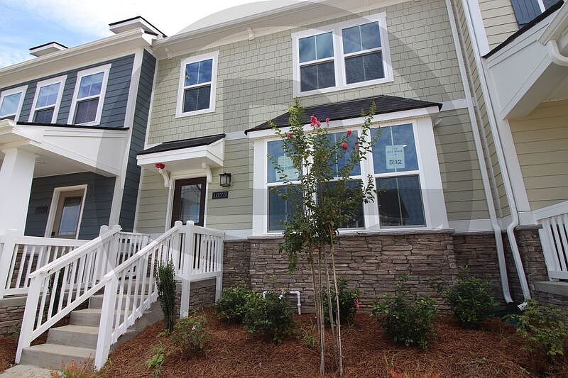 1st image of 1055 Oglethorpe Dr