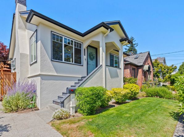 5229 38th Ave NE