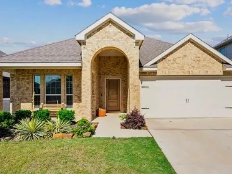 2929 Brazos Dr