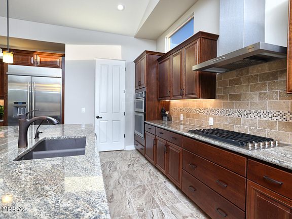 4th image of 940 W Enclave Canyon Ct