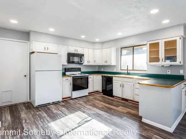 3195 E Willowcrest Rd, Cottonwood Heights, UT 84121