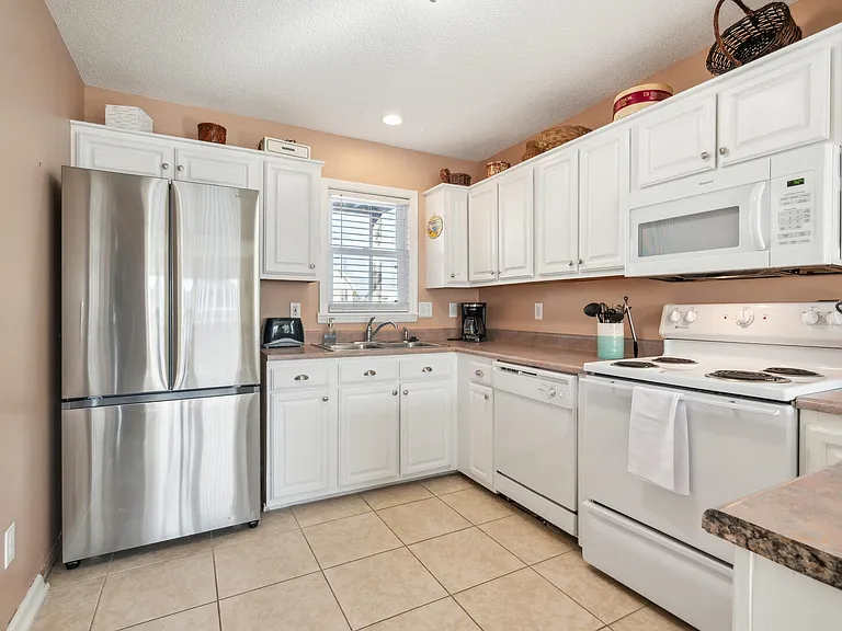 S Oak Dr — Photo 13