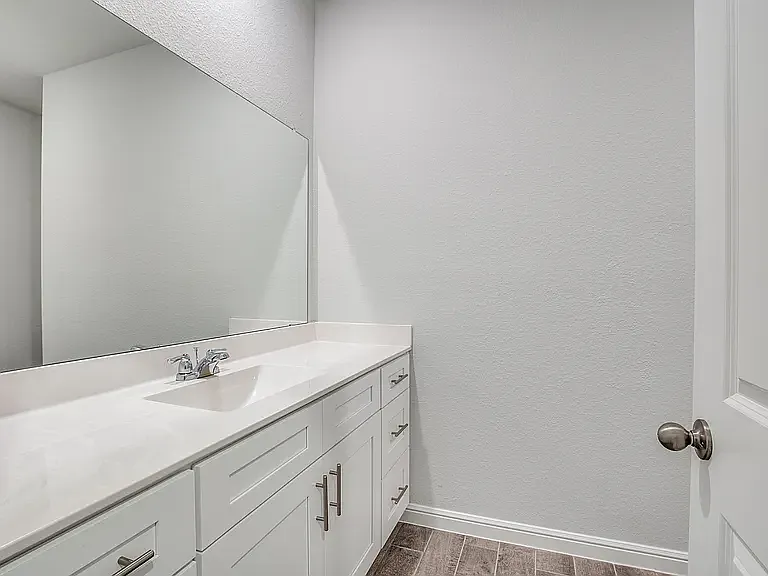 5 bed, 2133 sqft, $2,800 — Photo 4