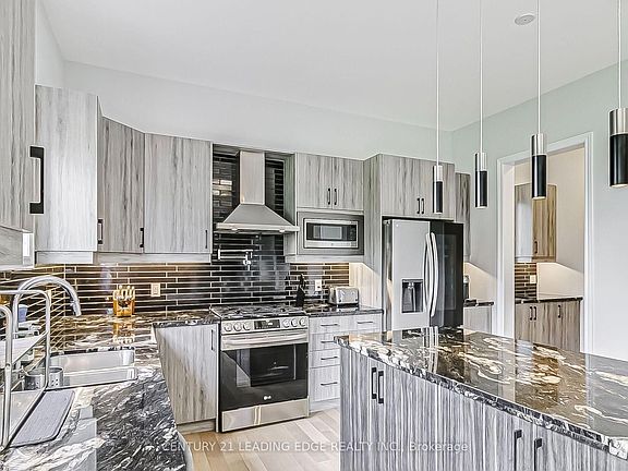 4th image of 37 Woodhaven Ave