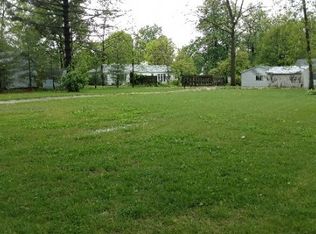 410 N 6th St, Marshall, IL 62441
