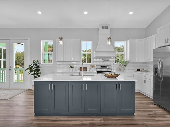 5th image of 6030 Heckscher Dr