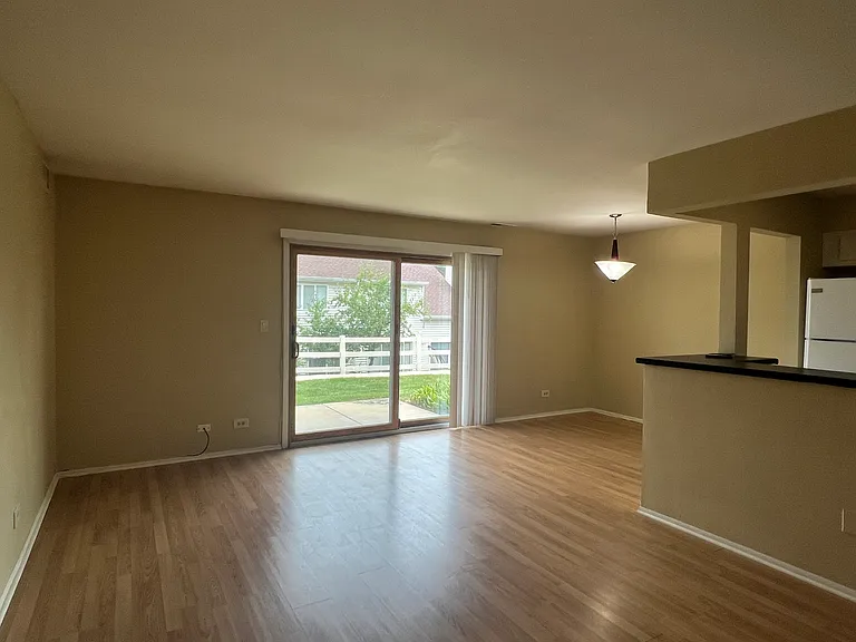 1102 Hinswood Dr — Photo 1