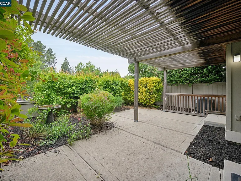 2137 Presidio Ct — Photo 5