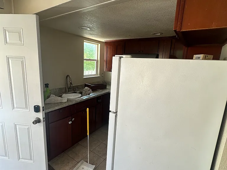 27107 Columbia Way — Photo 5