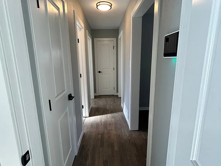 1141 E Madison St — Photo 6