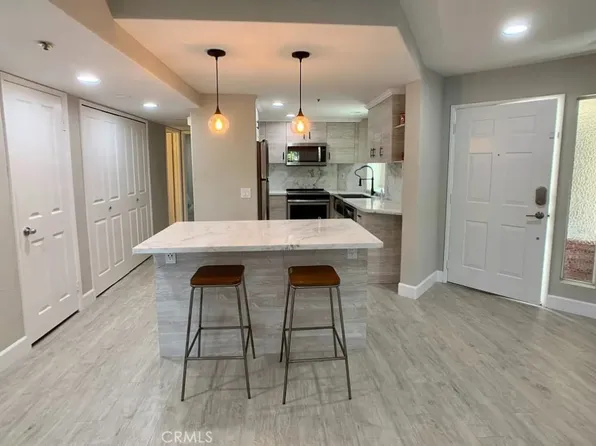 400 Lake St Unit 103, Huntington Beach, CA 92648