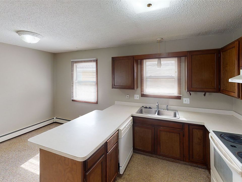 2420-N-8th-St-1-Kitchen