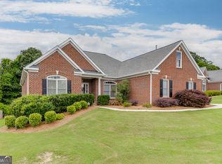 995 Lewis Ridge Cir, Lawrenceville, GA 30045