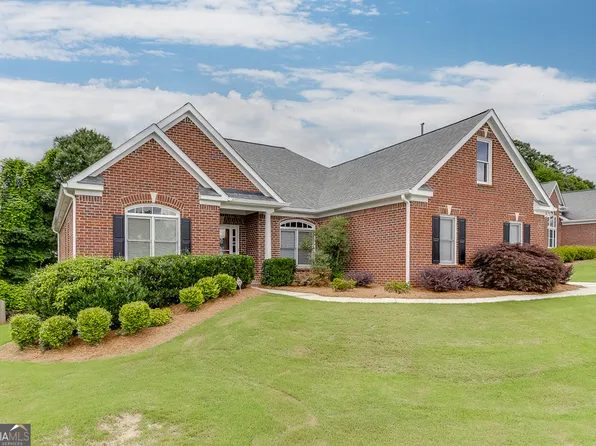 995 Lewis Ridge Cir, Lawrenceville, GA 30045