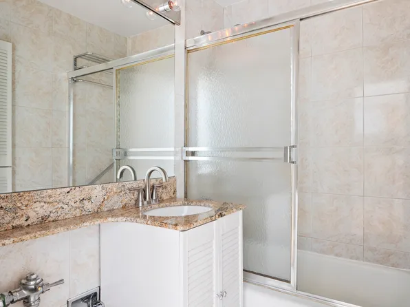 150 East 27th Street 4CD image 5 of 6