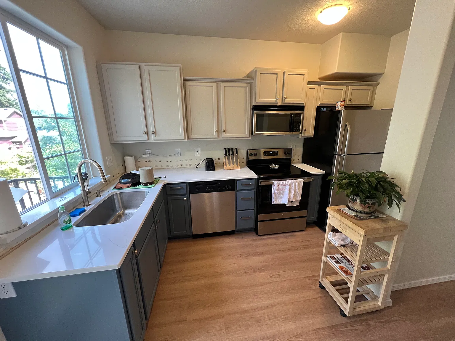 3 bed, 2.5 bath, 1788 sqft, $900 — Photo 2