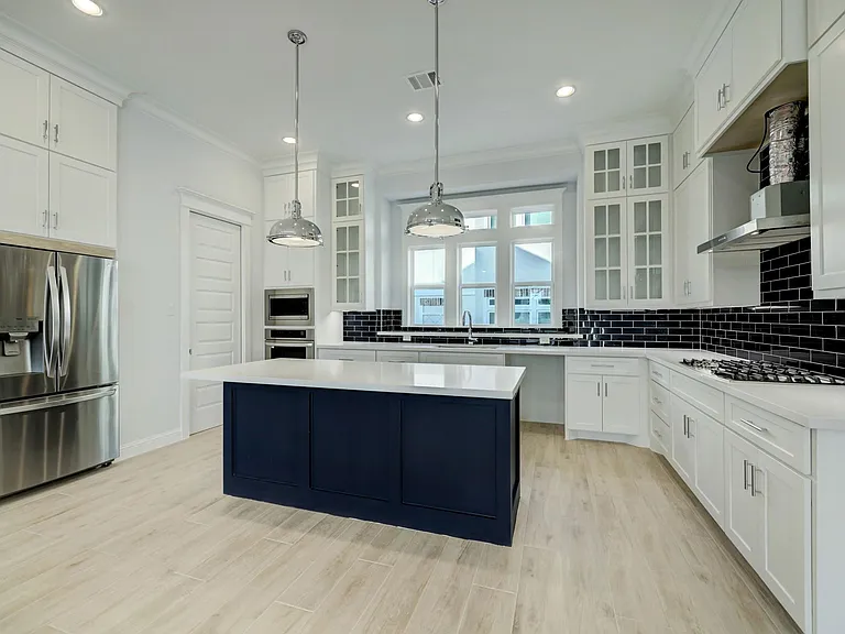 2814 Princeton St — Photo 10