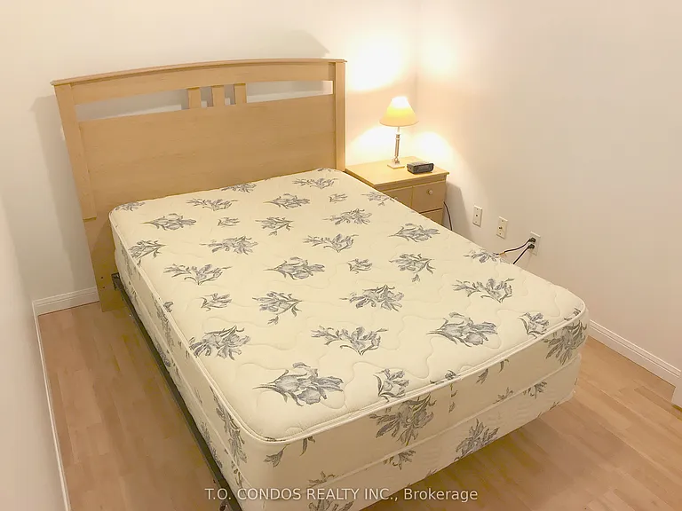 140 Simcoe St #610 — Photo 6