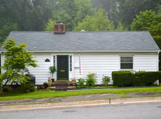 429 East Dr, Oak Ridge, TN 37830