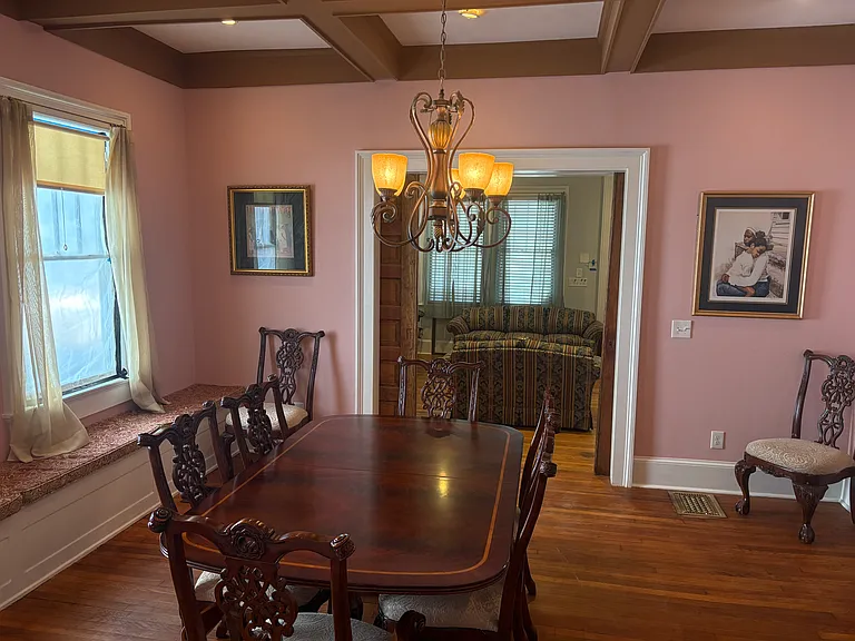 1337 Oak St SW — Photo 6