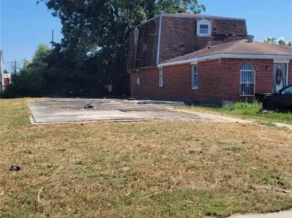2335 Lamanche St, New Orleans, LA 70117